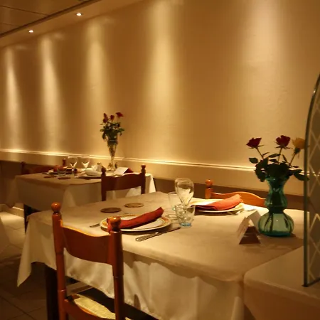 Logis L'ange Couronne Hotell 2*