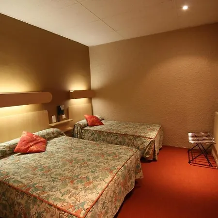 Logis L'ange Couronne Hotell