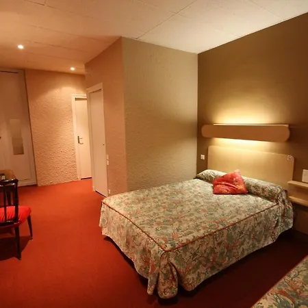 Hotel Logis L'ange Couronne 2*