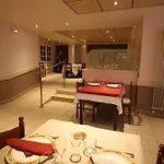 Logis L'ange Couronne فندق