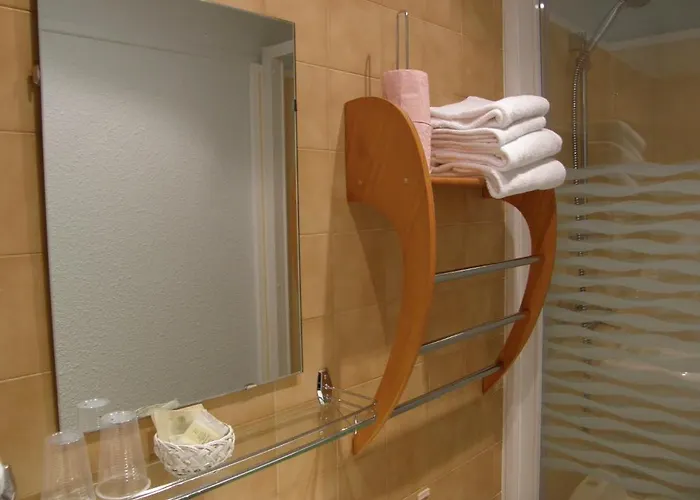 Logis L'ange Couronne Otel 2*